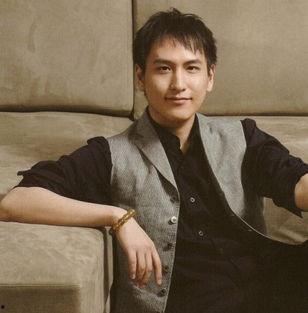 汤珈铖图片,光影交织下的时尚偶像