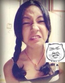 妹子模仿表情包